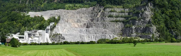 石采石场在 Glarus 在瑞士 — 图库照片