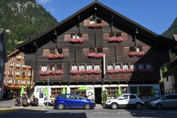 Traditional chalet at Wassen on the Swiss alps — Stock Photo, Image