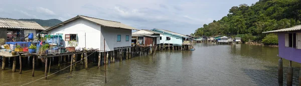 Visser dorp van Ao Yai in eiland Koh Kood, Thailand — Stockfoto