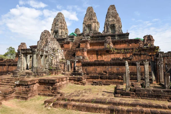 Východní Mebon Prasat chrámu Angkor Wat v Siĕmréab — Stock fotografie