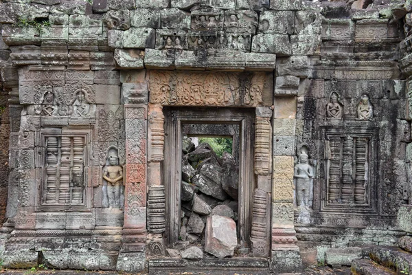 Detalle de obra de arte del antiguo templo de Preah Khan en Angkor, Camboya —  Fotos de Stock