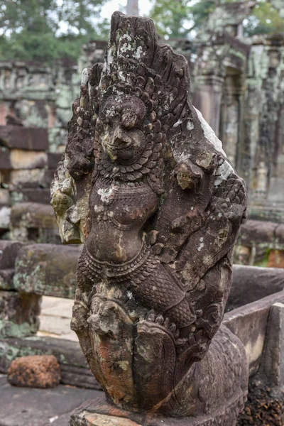 Λεπτομέρεια έργου τέχνης από αρχαίο ναό Preah Khan στην περιοχή Άνγκορ της Καμπότζης — Φωτογραφία Αρχείου