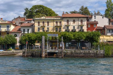 İtalya 'daki Maggiore Gölü' ndeki Bella Adası manzarası
