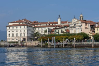 İtalya 'daki Maggiore Gölü' ndeki Bella Adası manzarası