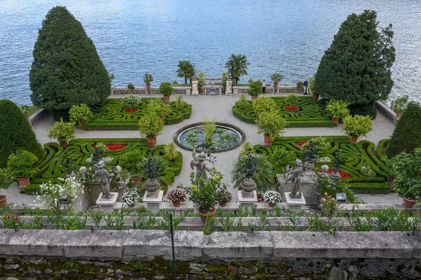 El jardín de la isla Bella en el lago Maggiore, Italia — Foto de Stock