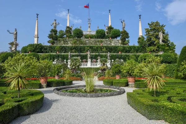 El jardín de la isla Bella en el lago Maggiore, Italia — Foto de Stock