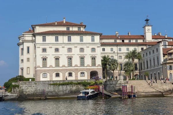 Vue sur l'île de Bella sur le lac Majeur en Italie — Photo