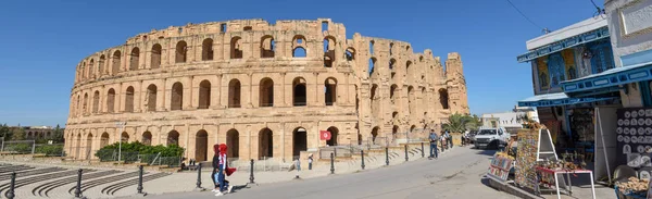 Roman amphitheater of El Jem on Tunisia, Unesco world heritage — Stock Photo, Image