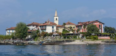 İtalya 'daki Maggiore Gölü' ndeki Superiore adasına bakın.