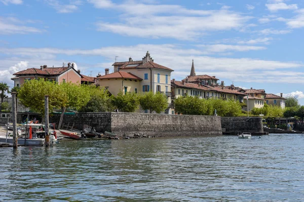 Vista na ilha Superiore no lago Maggiore, na Itália — Fotografia de Stock