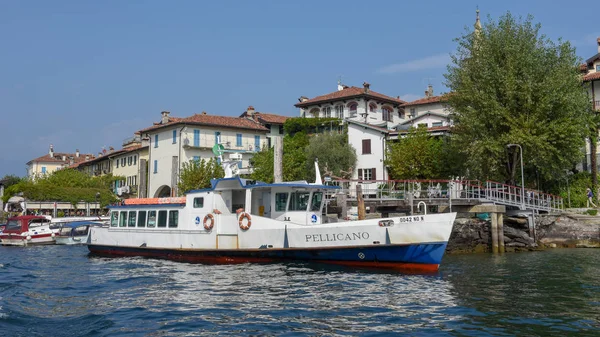 İtalya 'daki Maggiore Gölü' ndeki Superiore adasına bakın. — Stok fotoğraf