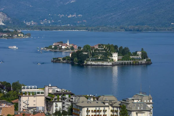 Widok na wyspy Bella i Superiore nad jeziorem Maggiore, Włochy — Zdjęcie stockowe