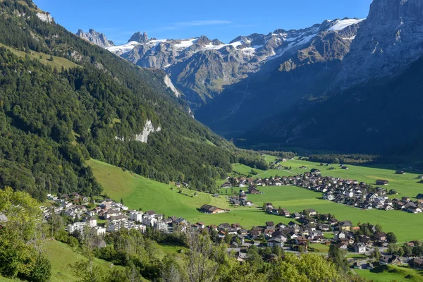 瑞士阿尔卑斯山中Engelberg的山区景观 — 图库照片