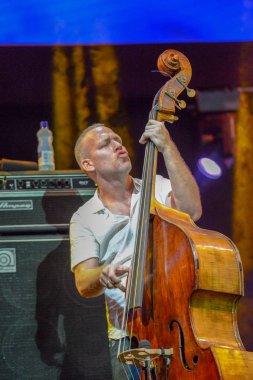 Avishai Cohen İsviçre 'deki Estival Jazz Lugano' da çalıyor.