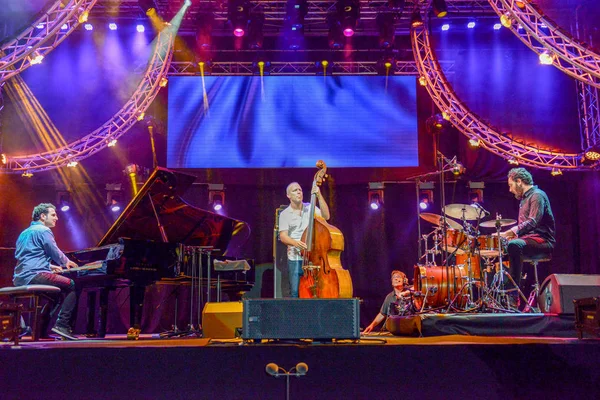 Avishai Cohen Trio hraje v Estival Jazz Lugano ve Švýcarsku — Stock fotografie