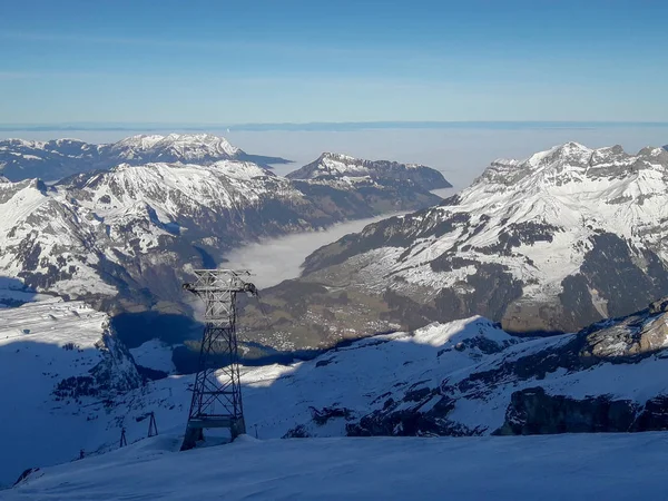 Paisaje invernal desde el monte Titlis sobre Engelberg en Suiza —  Fotos de Stock