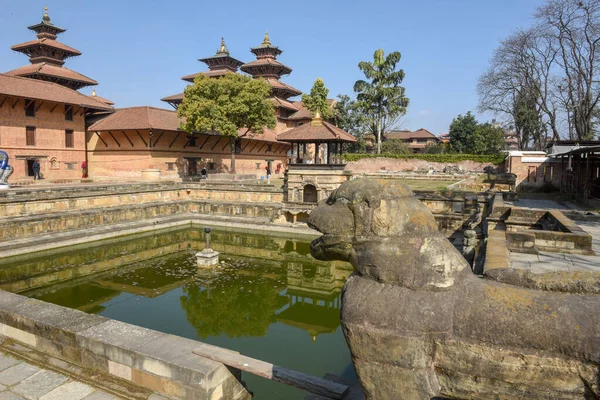 Templo de la plaza Durban en Patan cerca de Katmandú en Nepal —  Fotos de Stock