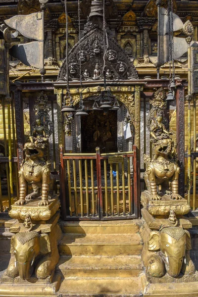 Złota świątynia w Patan koło Katmandu w Nepalu — Zdjęcie stockowe