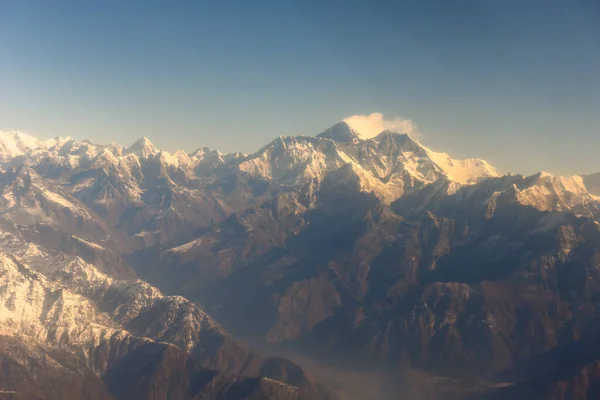 Himalaya-Kamm mit Mount Everest Luftaufnahme von Nepal Countr — Stockfoto