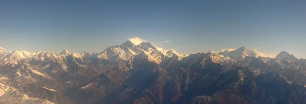 Cordillera del Himalaya con vista aérea al Monte Everest desde Nepal countr —  Fotos de Stock