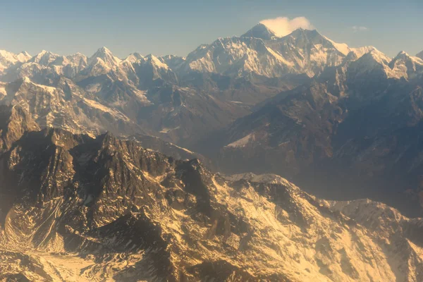 Himalayas ridge with Mount Everest aerial view from Nepal countr — Stock Photo, Image