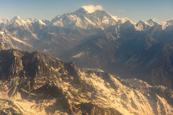 Himalayas ridge with Mount Everest aerial view from Nepal countr — Stock Photo, Image