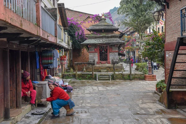 A zona pedonal no centro da aldeia de Bandipur no Nepal — Fotografia de Stock