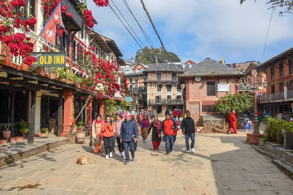 La zona peatonal en el centro del pueblo de Bandipur en Nepal —  Fotos de Stock