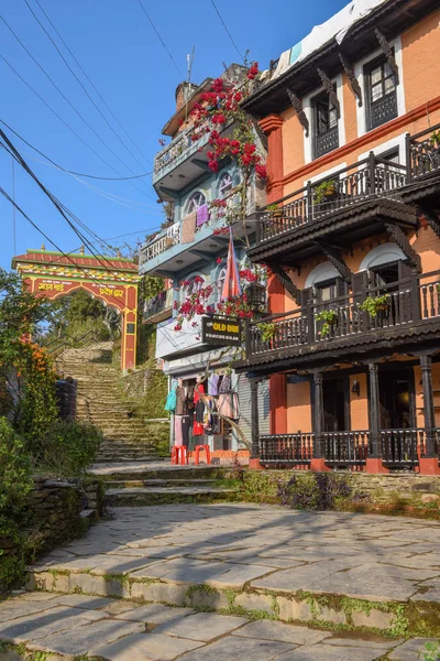 Die Fußgängerzone im Zentrum des Dorfes Bandipur in Nepal — Stockfoto