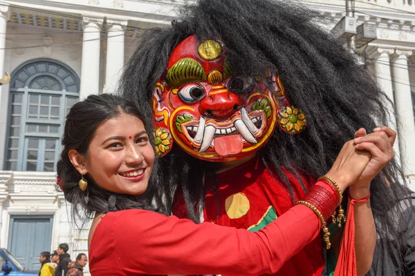 Kathmandu Nepal February 2020 Woman Traditional Mask Durban Square Kathmandu — Stock Photo, Image