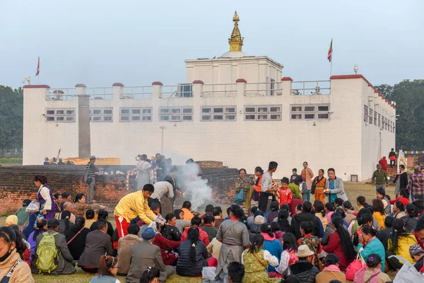 Lumbini Nepal January 2020 People Praying Maya Devi Temple Birth — Stock Photo, Image