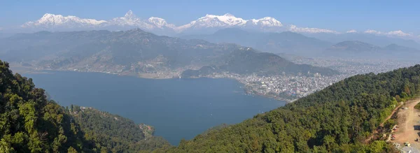 Arial Pohled Město Pokhara Jezero Phewa Himálajské Pohoří Nepálu — Stock fotografie