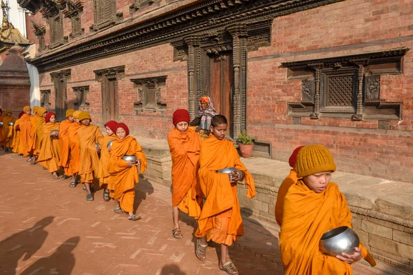 Bhaktapur Nepal January 2020 Young Buddhist Monks Walking Morning Alms — 图库照片