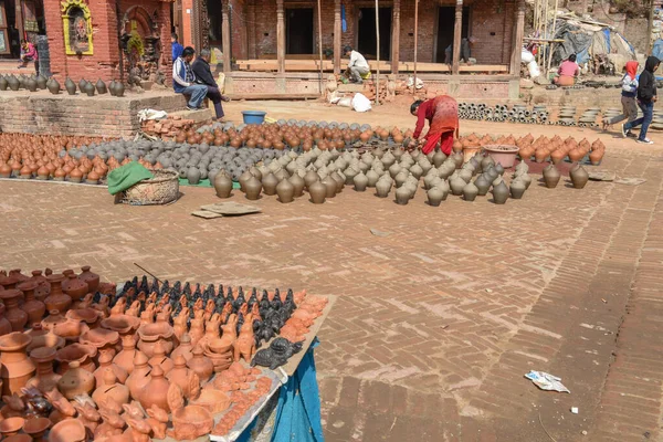 Bhaktapur Nepál 2020 Január Aki Nepáli Bhaktapur Fazekas Téren Dolgozik — Stock Fotó