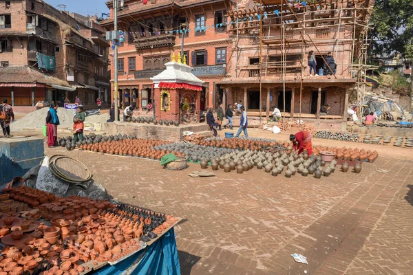 Bhaktapur Nepál 2020 Január Aki Nepáli Bhaktapur Fazekas Téren Dolgozik — Stock Fotó