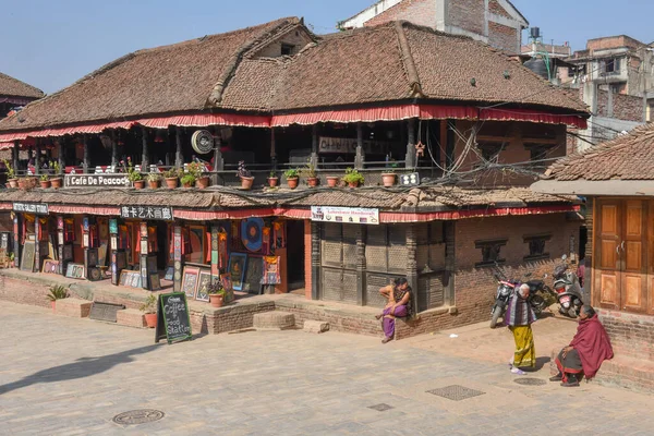 Bhaktapur Nepal January 2020 People Walking Tachupal Square Bhaktapur Nepal — Stock Photo, Image