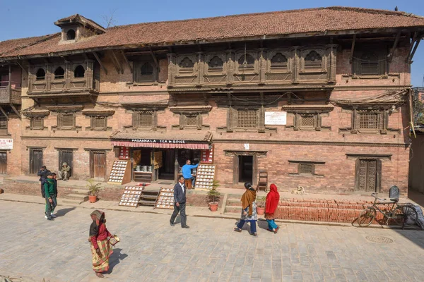 Bhaktapur Nepal Januari 2020 Mensen Lopen Het Tachupal Plein Bij — Stockfoto