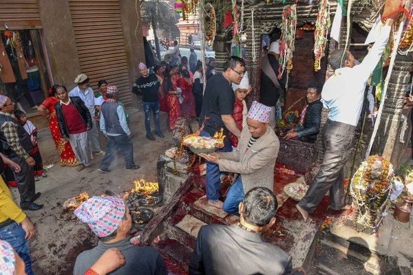 Bhaktapur Nepal January 2020 People Hindu Sacrifice Bhaktapur Nepal — Stock Photo, Image