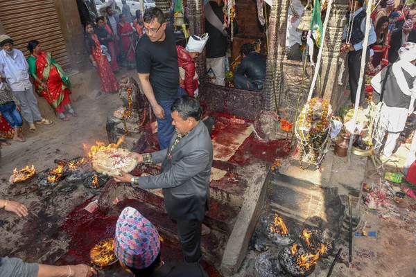 Bhaktapur Nepal Januari 2020 Mensen Een Hindoeïstisch Offer Bhaktapur Nepal — Stockfoto