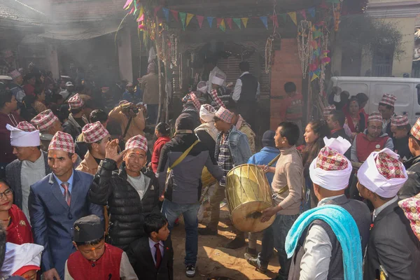 Бхактапур Непал Січня 2020 Люди Жертвоприношення Індусів Бхактапурі Непал — стокове фото