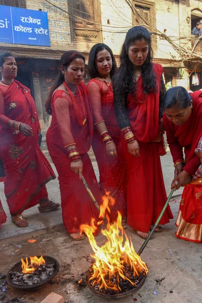 Bhaktapur Nepal Januari 2020 Människor Hinduiskt Offer Bhaktapur Nepal — Stockfoto