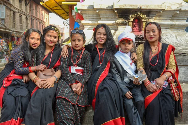 Bhaktapur Nepal Januari 2020 Grupp Kvinnor Som Poserar Bhaktapur Nepal — Stockfoto
