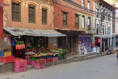 Tansen, Nepal - 14 Ocak 2020: Nepal 'deki Tansen' de geleneksel bir evde yemek dükkanı