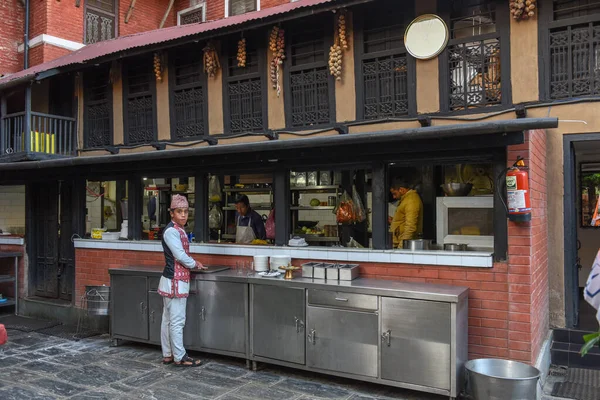 Тансен Непал Января 2020 Года Официант Ресторана Tansen Непале — стоковое фото
