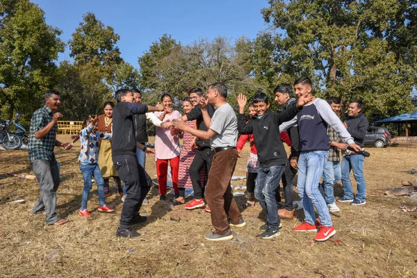 Tansen Nepal Januari 2020 Människor Dansar Park Vid Tansen Nepal — Stockfoto