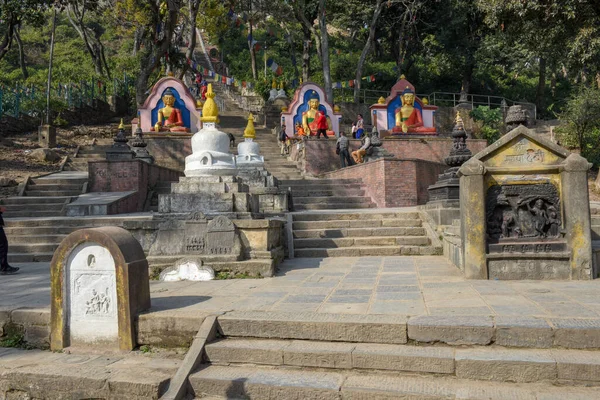 Katmandú Nepal Enero 2020 Personas Que Visitan Templo Swayambhunath Katmandú — Foto de Stock
