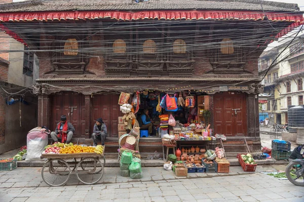 Kathmandu Nepal Januari 2020 Kleine Levensmiddelenwinkel Een Traditioneel Huis Kathmandu — Stockfoto