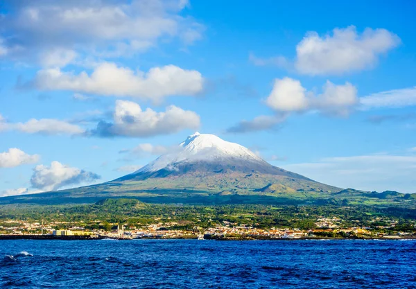 Mount Pico Vulkaan Westelijke Helling Stad Madalena Gezien Vanaf Oceaan — Stockfoto