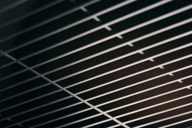 Ofis ızgara tavanı. Modern siyah metal ızgara tavanı, askıya alınmış. Soyut tasarım dokusu.