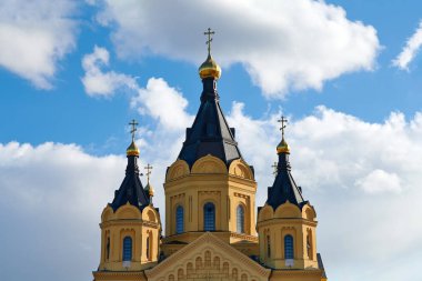 Rusya, Nizhny Novogorod - 07.07.2019 Ortodoks Kilisesi. Alexander Nevsky Katedrali. Rus Ortodoks mimarisi. Ruhun kurtuluşu için dua etmek için kutsal bir yer..